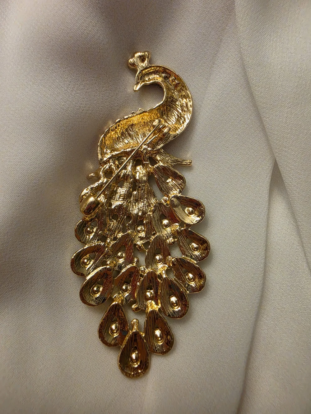 Vintage Style Art Deco Green Peacock Brooch Pin Gold Tone Rhinestone Bird